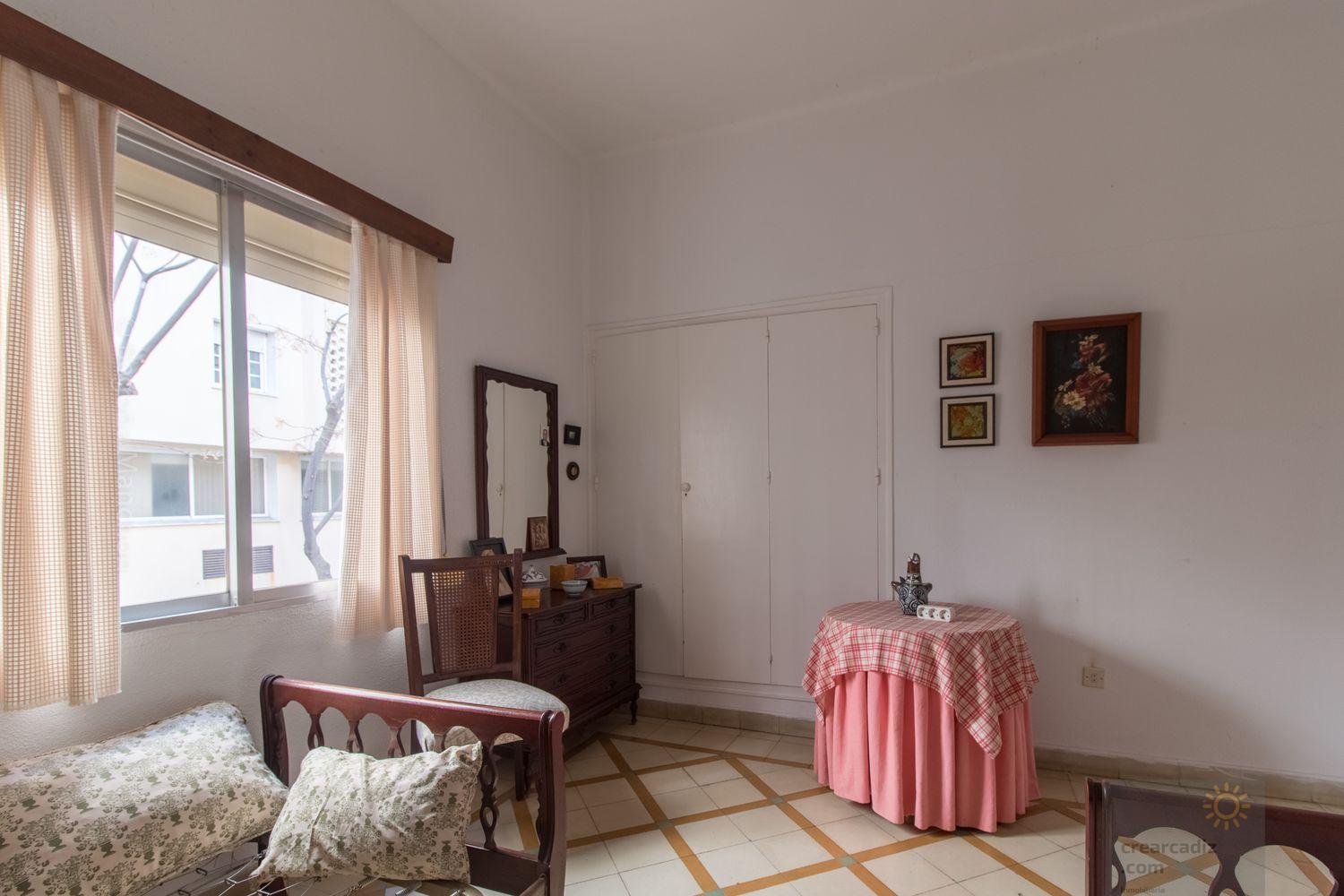 For sale of flat in Cádiz