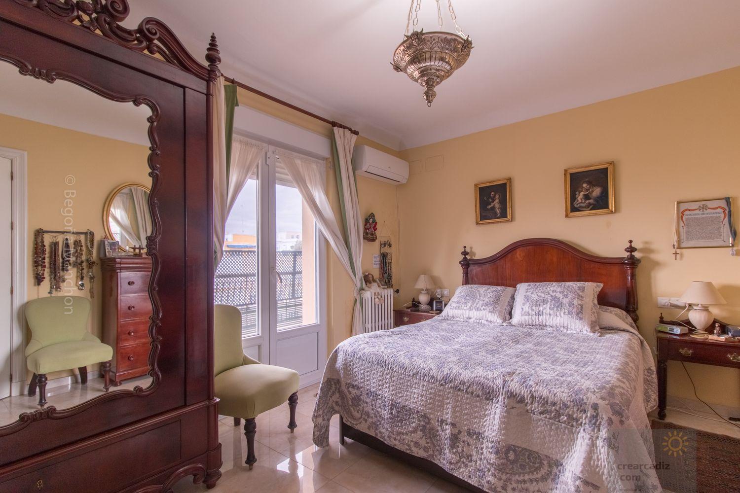 For sale of flat in Cádiz