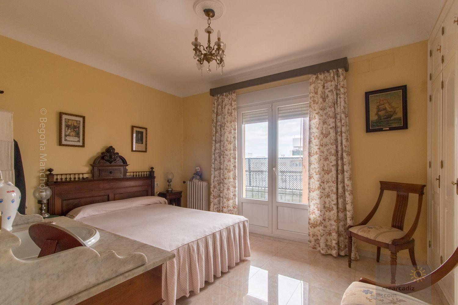 For sale of flat in Cádiz