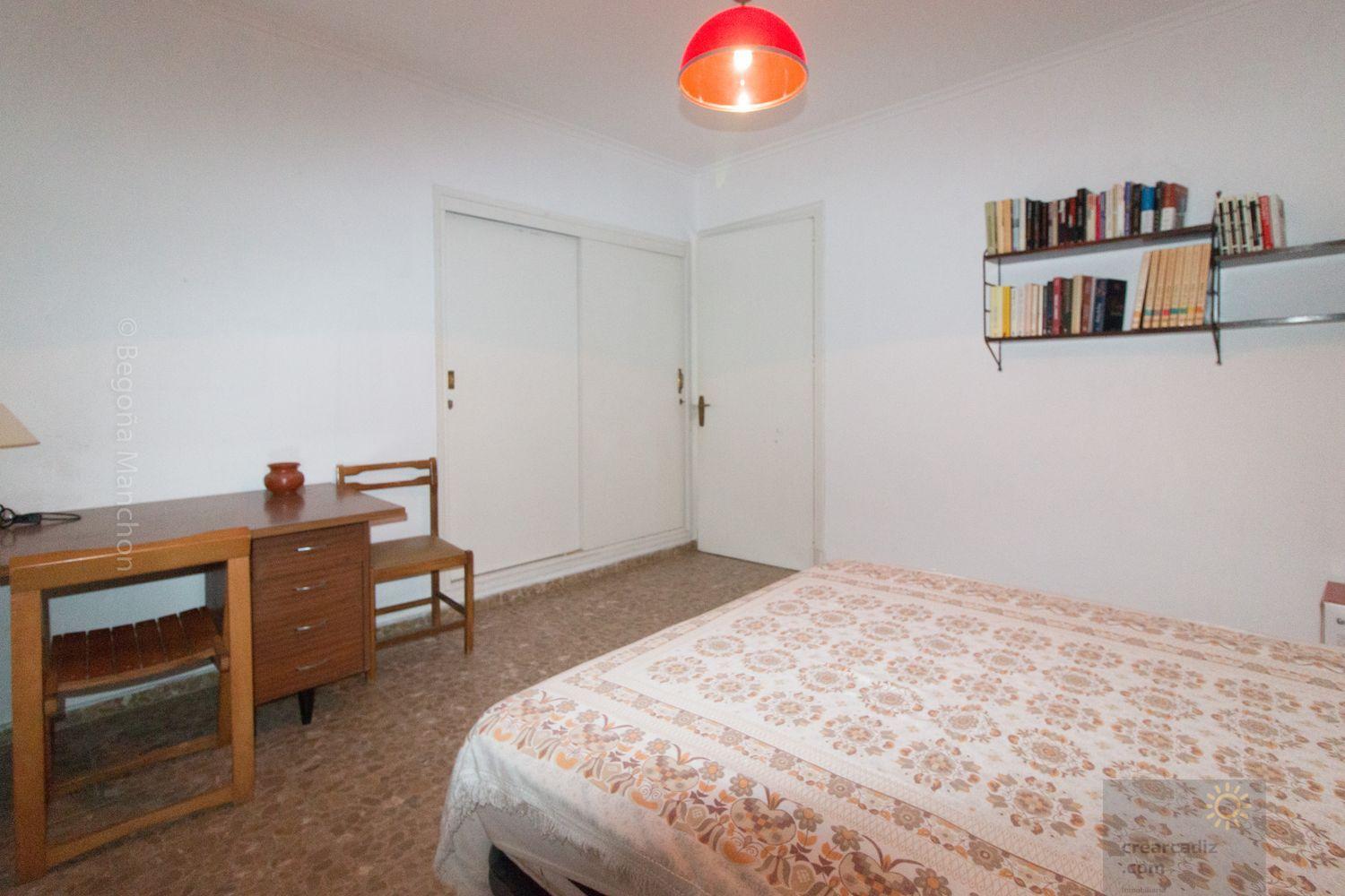 For sale of flat in Cádiz