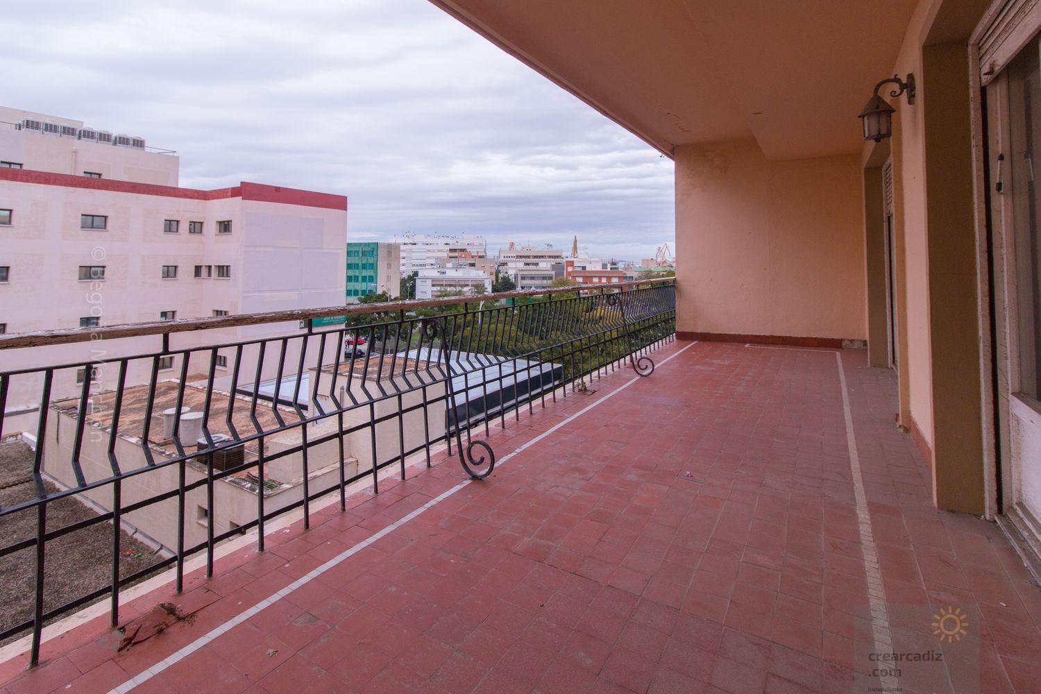 For sale of flat in Cádiz