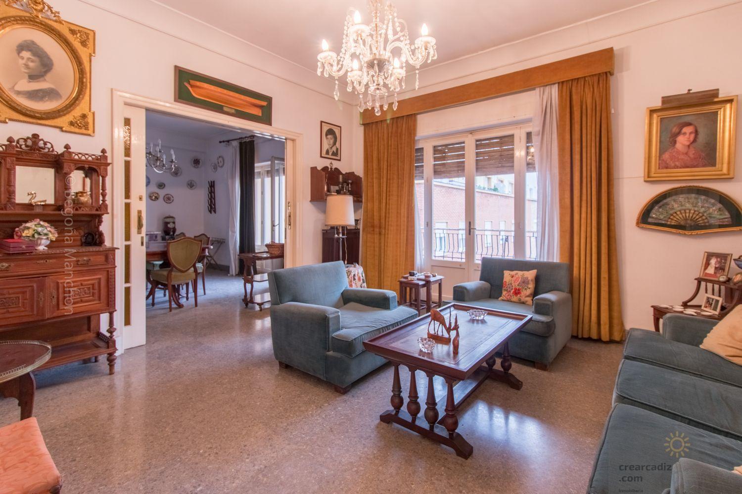 For sale of flat in Cádiz