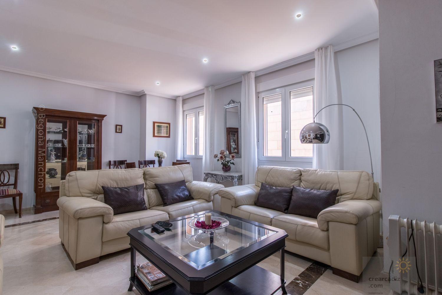 For sale of flat in Cádiz