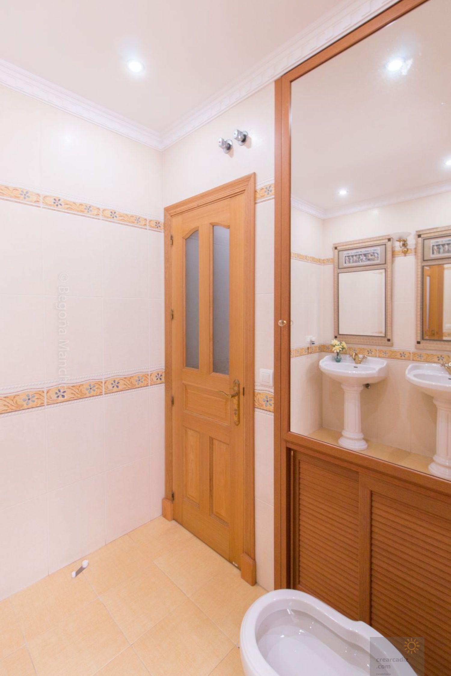 For sale of flat in Cádiz