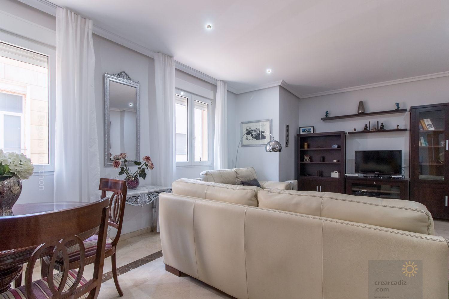 For sale of flat in Cádiz