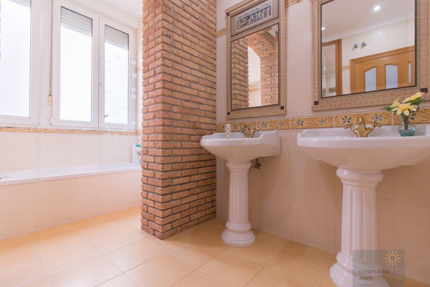 For sale of flat in Cádiz