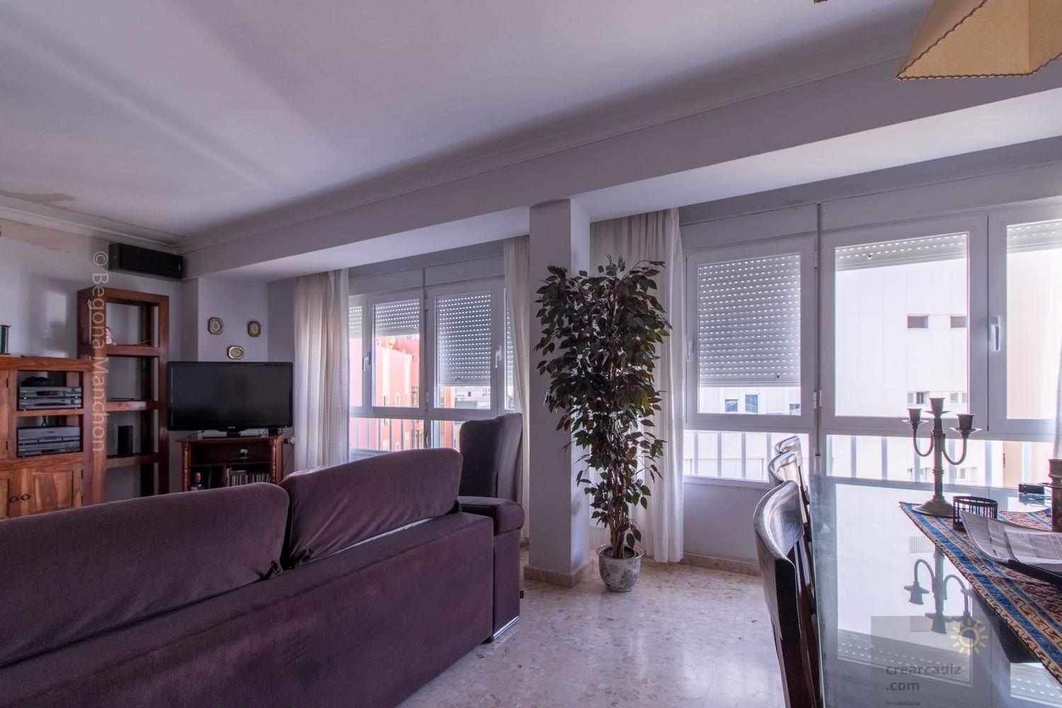 For sale of flat in Cádiz