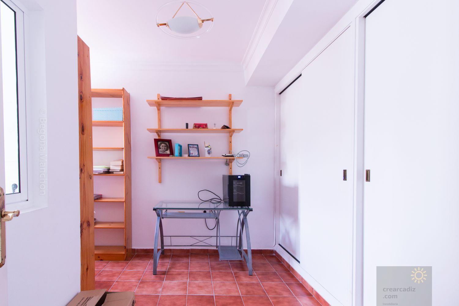 For sale of flat in Cádiz