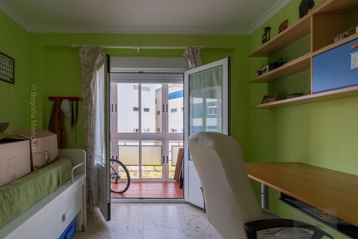 For sale of flat in Cádiz