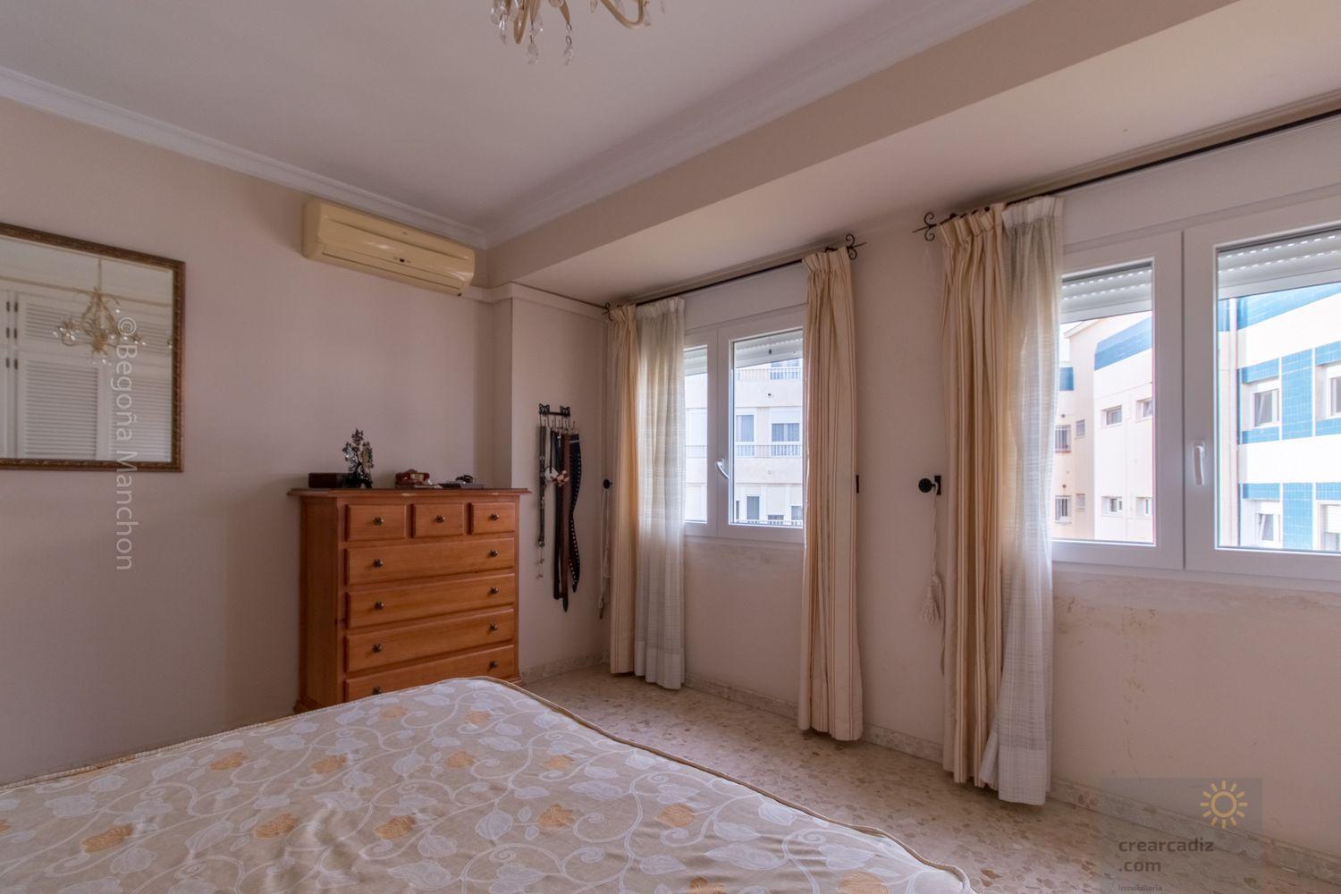 For sale of flat in Cádiz