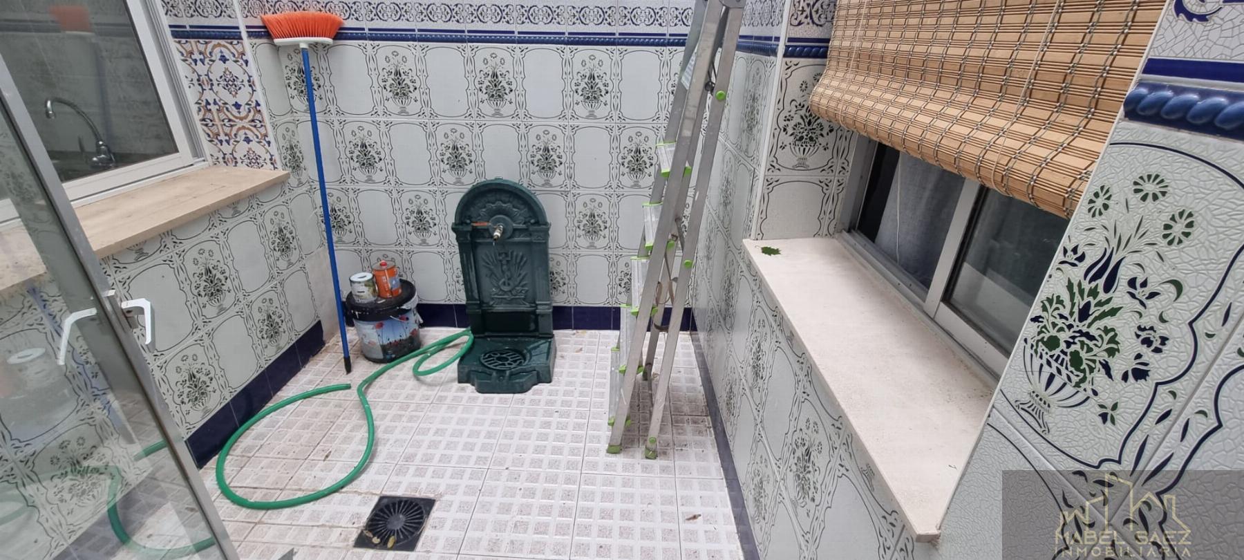 For rent of ground floor in Mérida