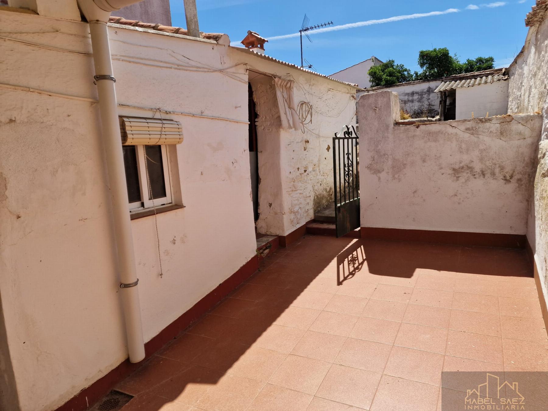 For sale of house in Malcocinado