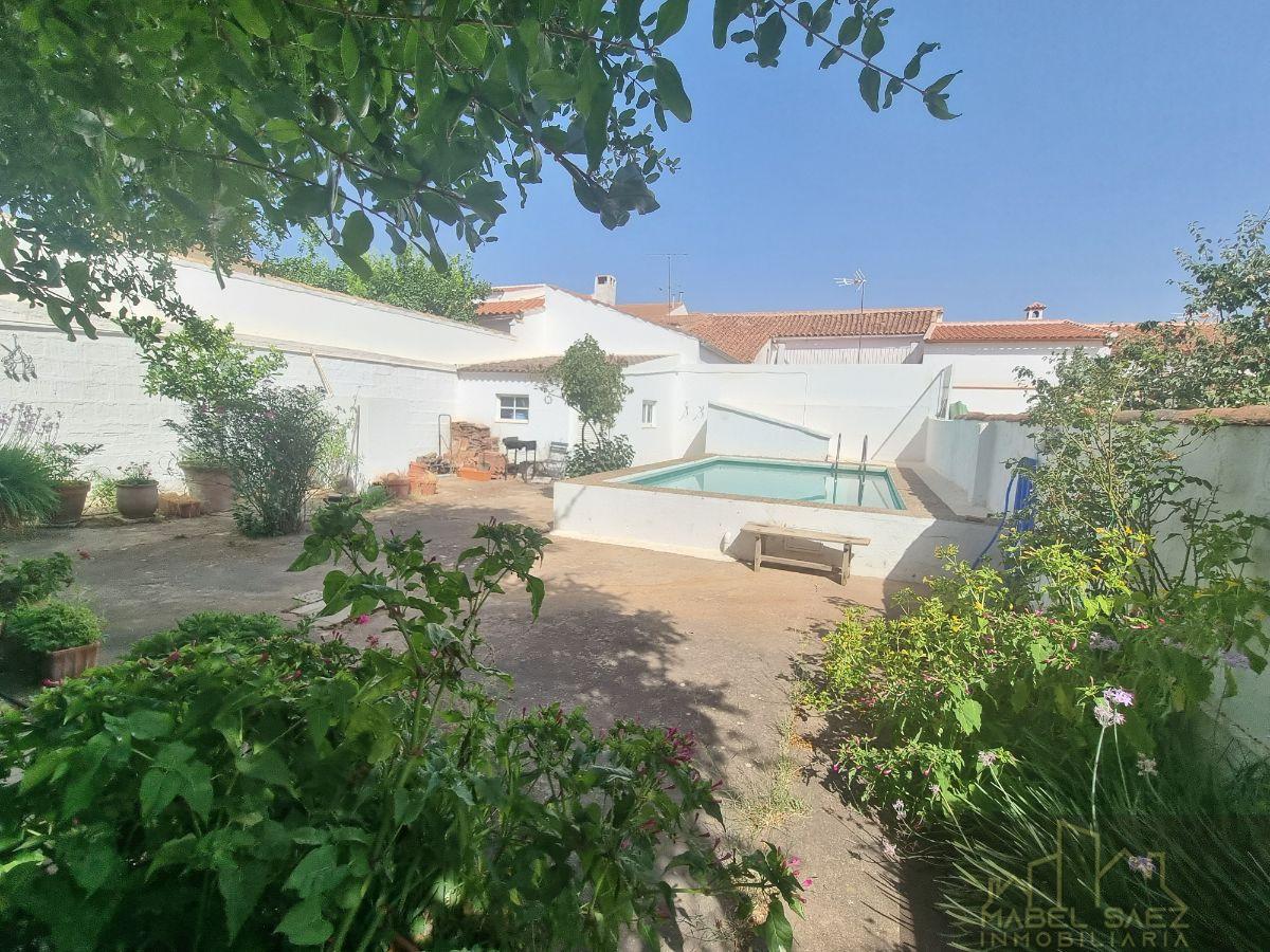 For sale of house in Malcocinado