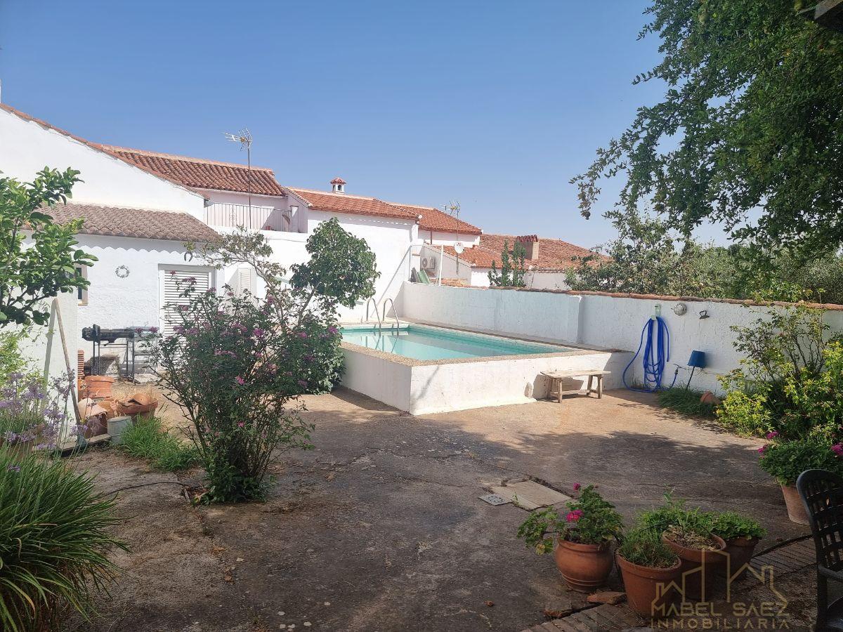 For sale of house in Malcocinado