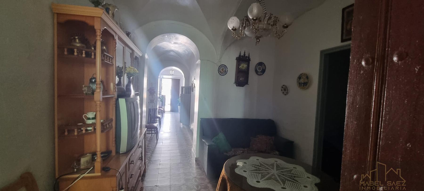 For sale of house in Mirandilla