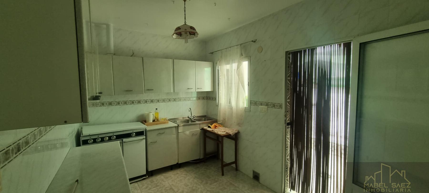 For sale of house in Mirandilla