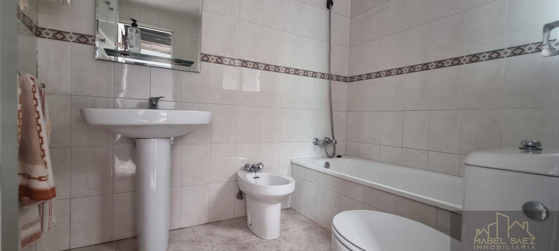 For sale of house in Mirandilla