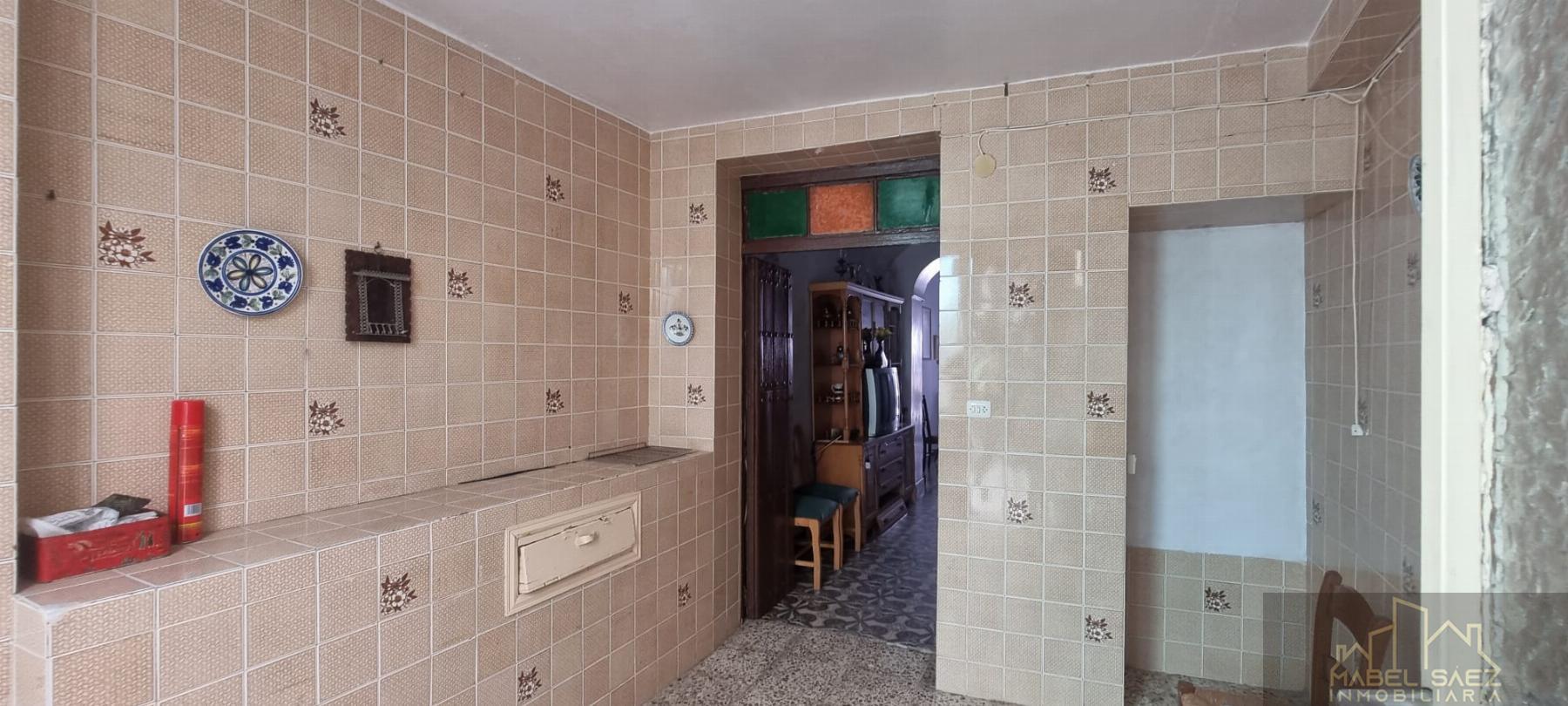 For sale of house in Mirandilla