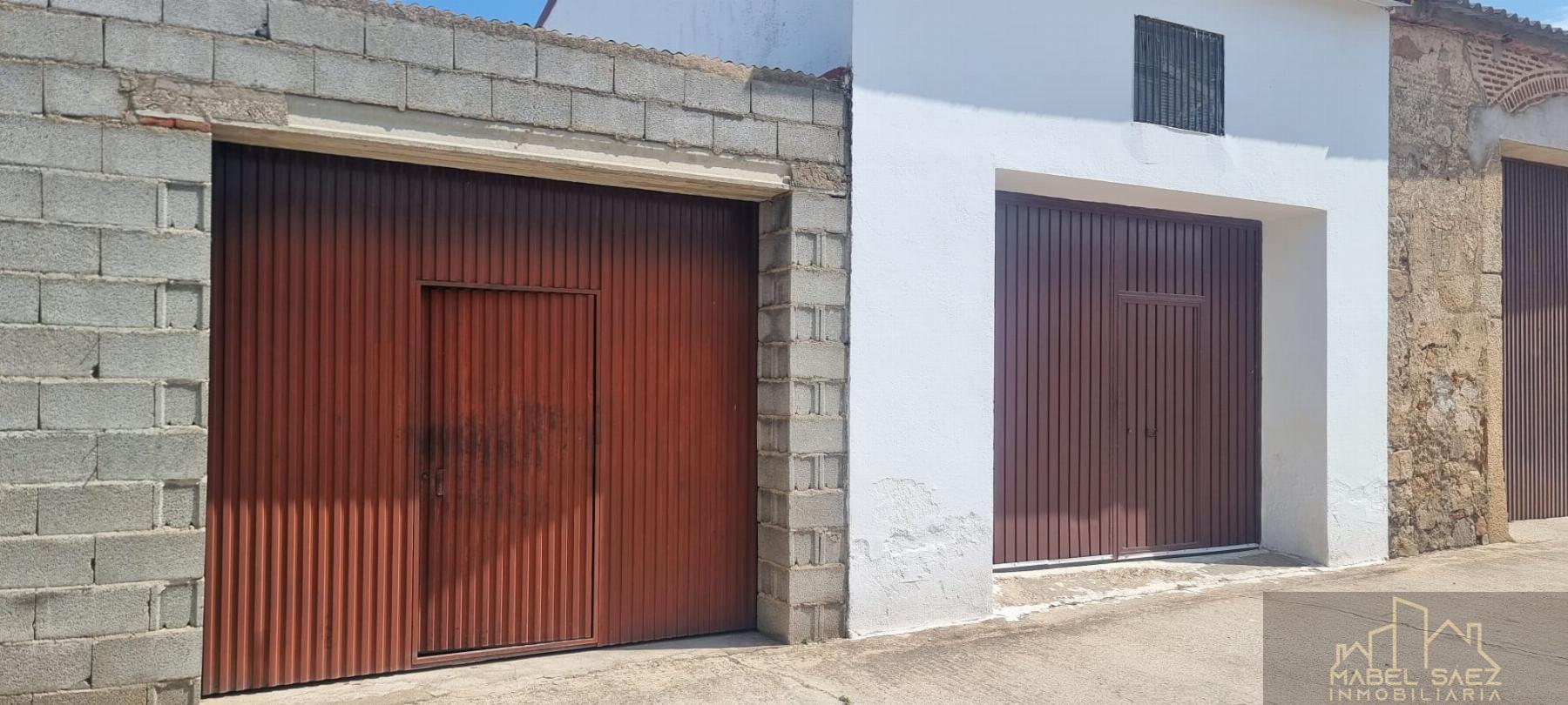 For sale of house in Mirandilla