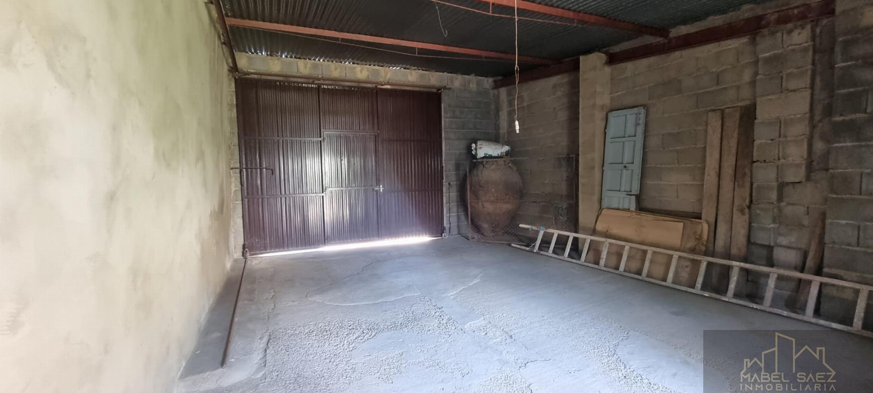 For sale of house in Mirandilla