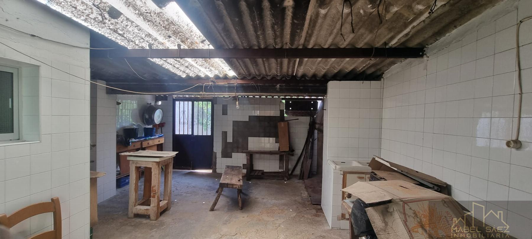 For sale of house in Mirandilla