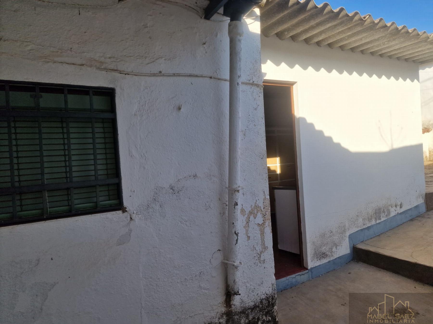 For sale of house in Malcocinado