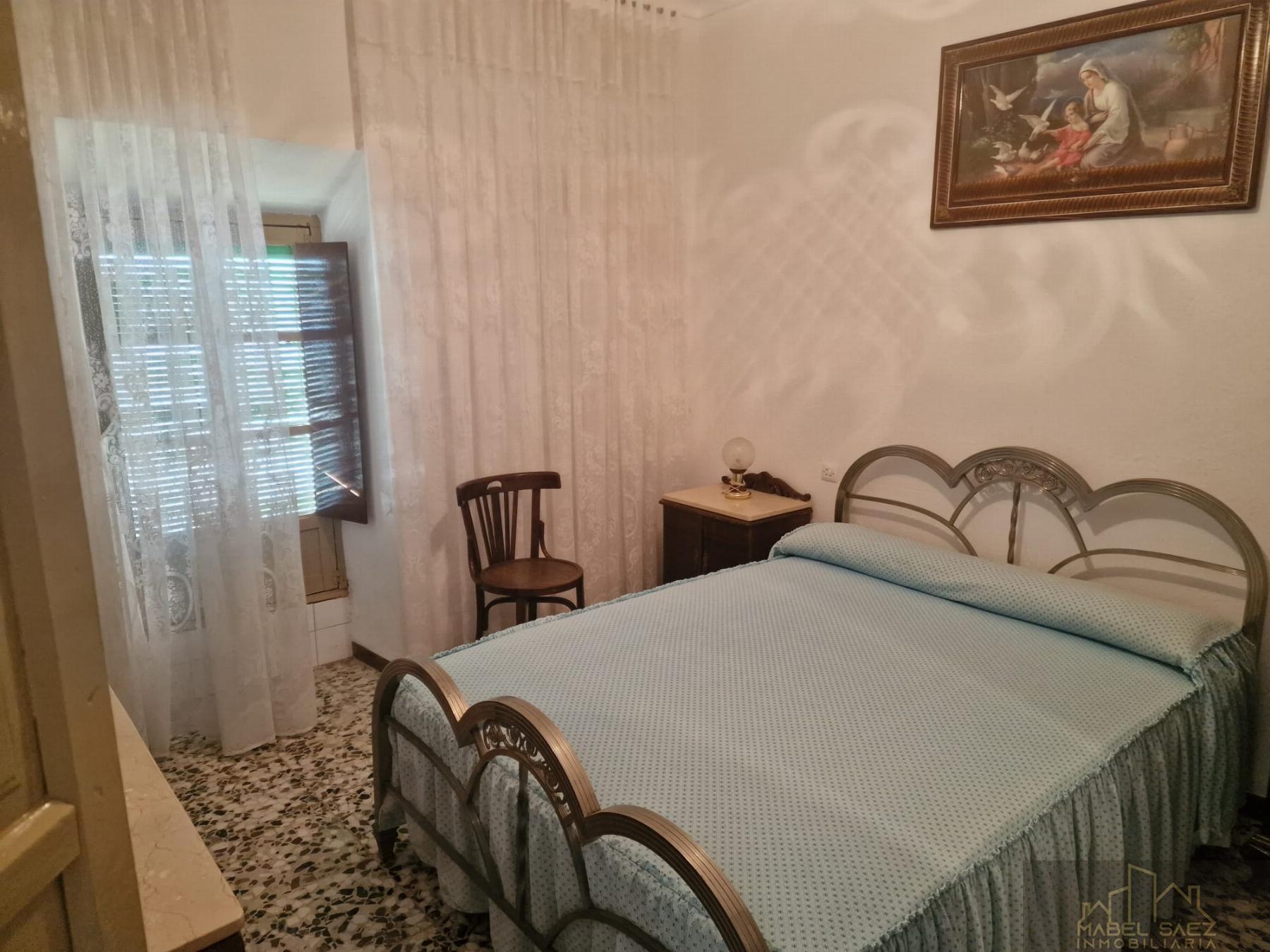 For sale of house in Malcocinado