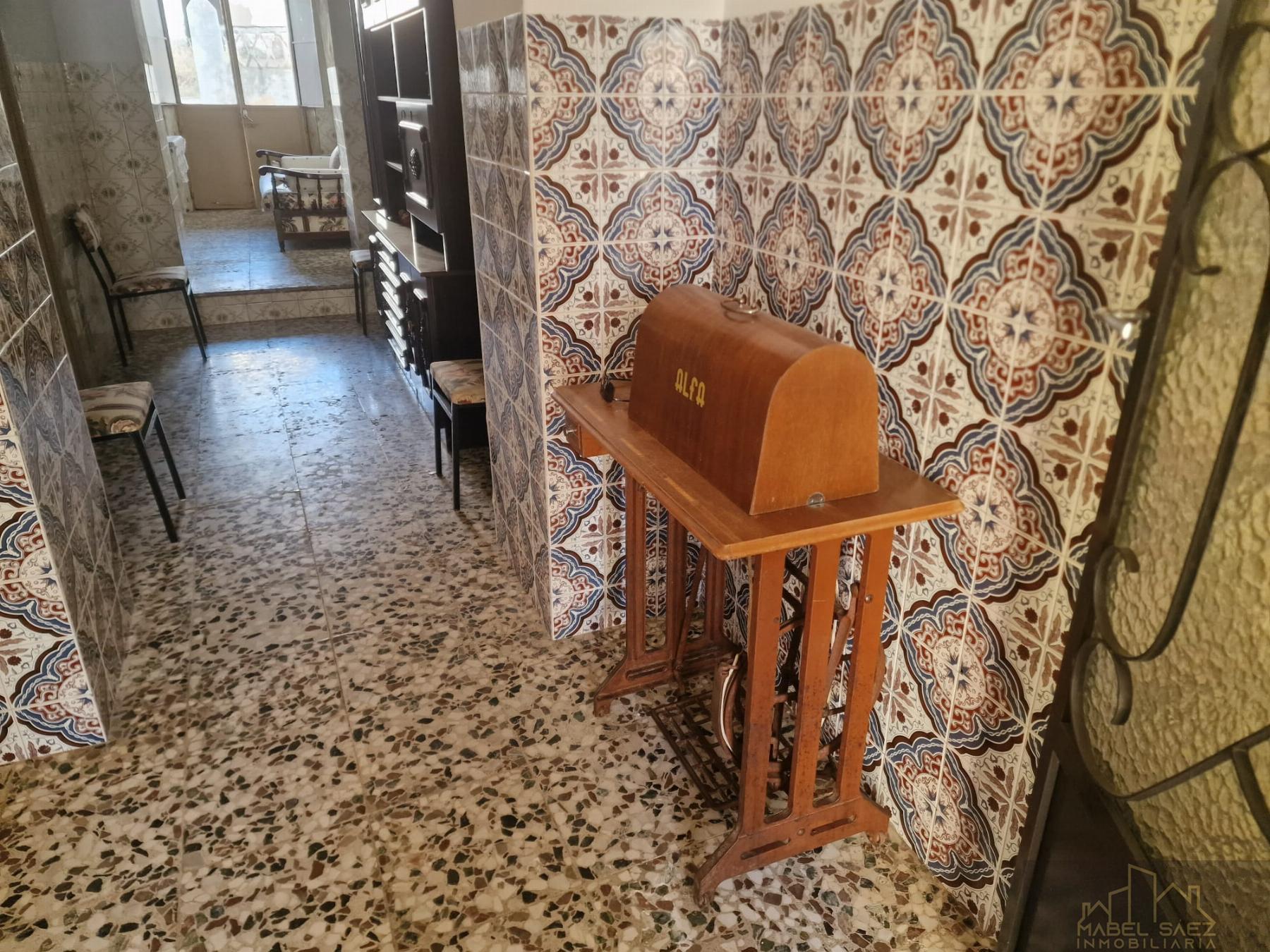 For sale of house in Malcocinado