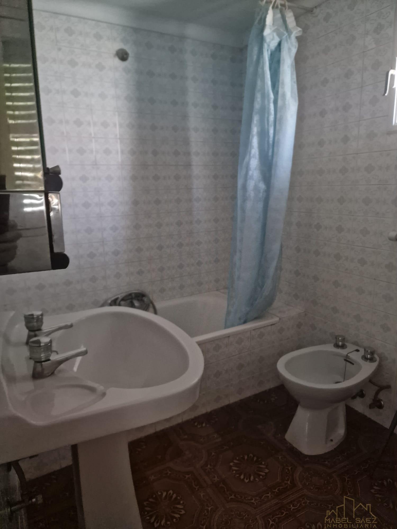For sale of house in Malcocinado