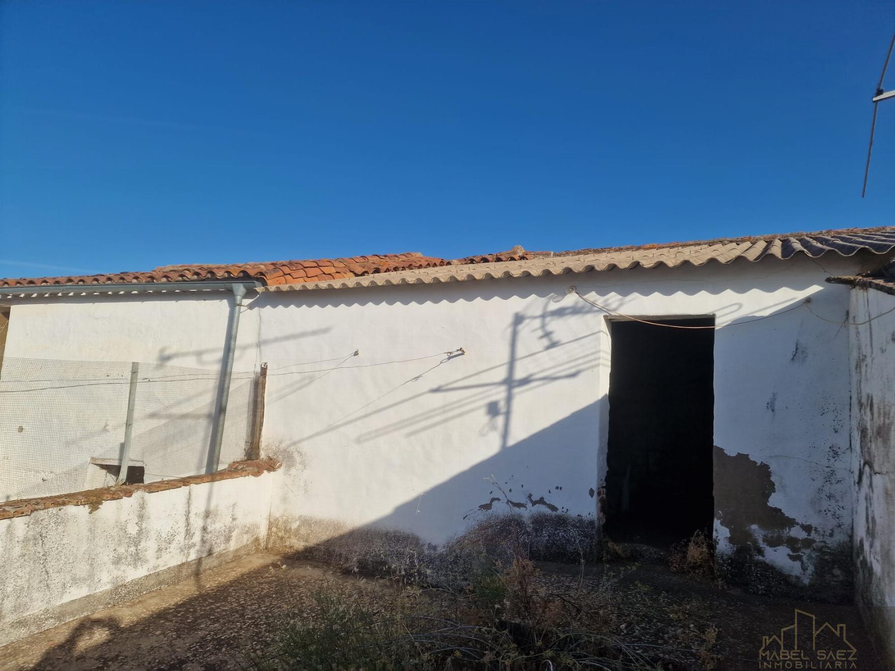 For sale of house in Malcocinado