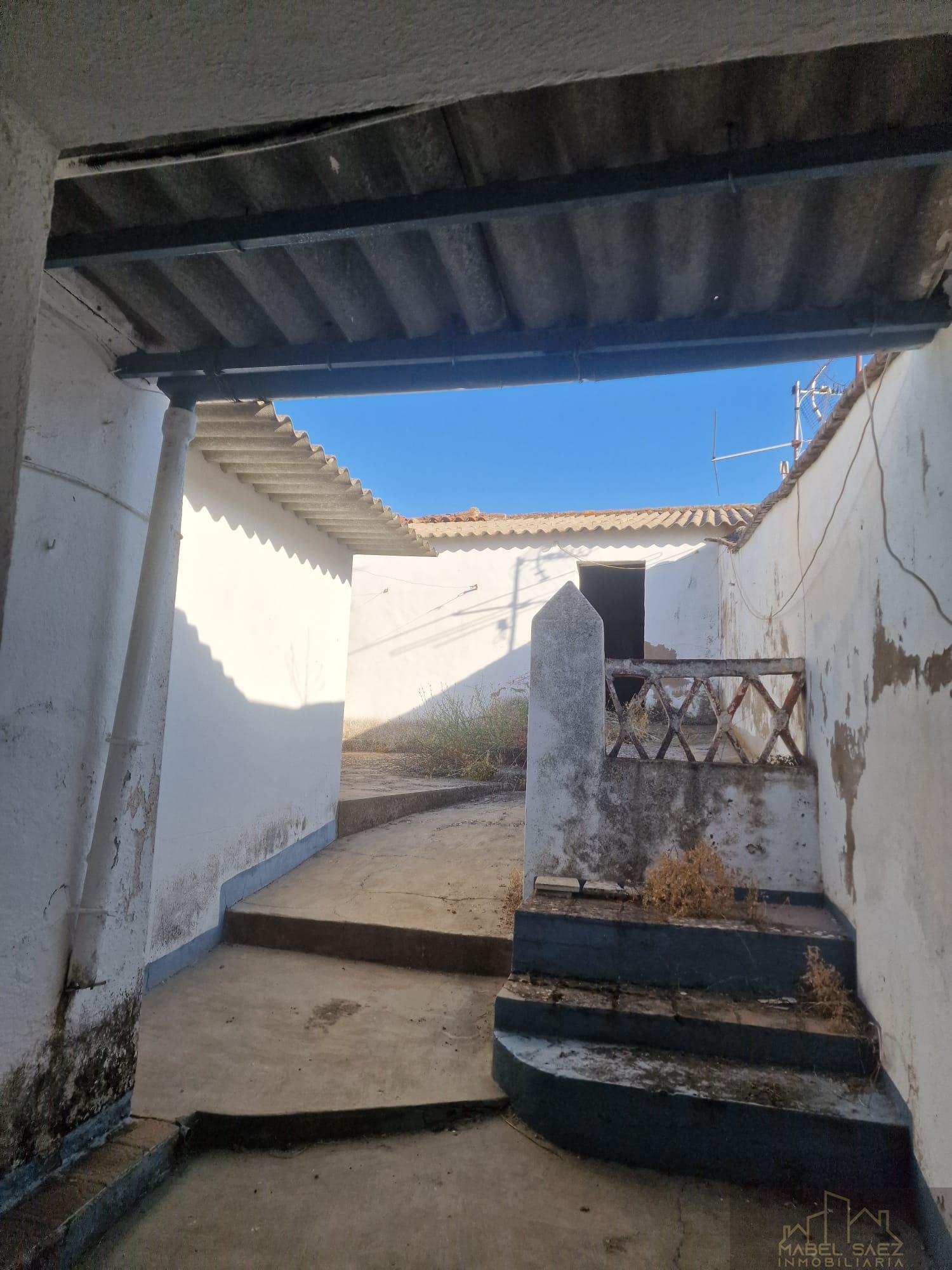 For sale of house in Malcocinado