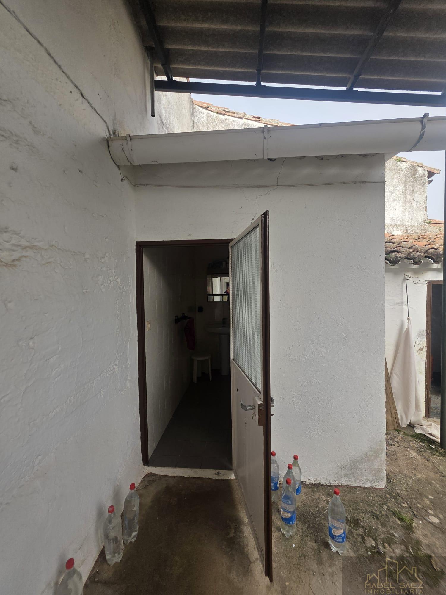 For sale of house in Malcocinado
