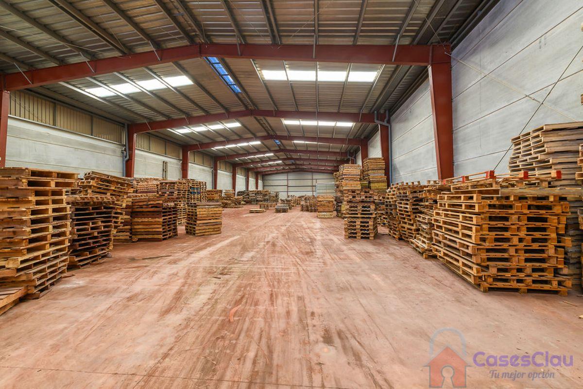For sale of industrial plant/warehouse in Cabanes