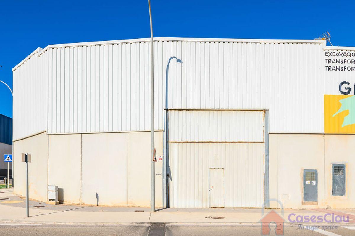 For sale of industrial plant/warehouse in Cabanes