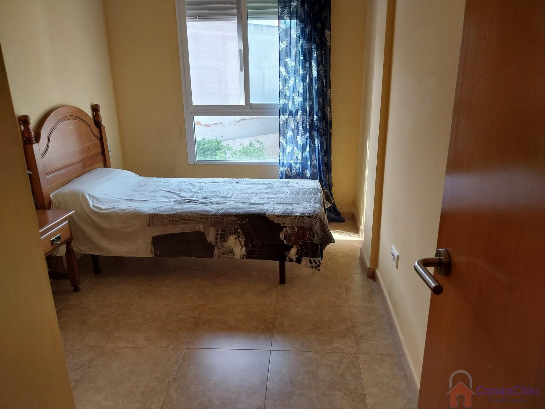 For sale of flat in Cabanes