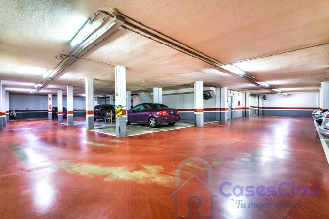 For sale of garage in Castellón