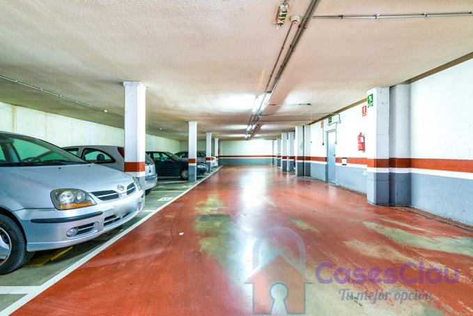 For sale of garage in Castellón
