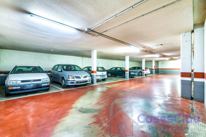For sale of garage in Castellón