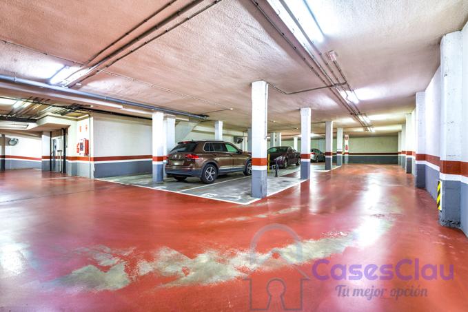 For sale of garage in Castellón