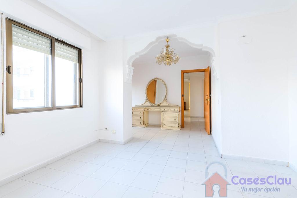 For sale of flat in Oropesa del Mar