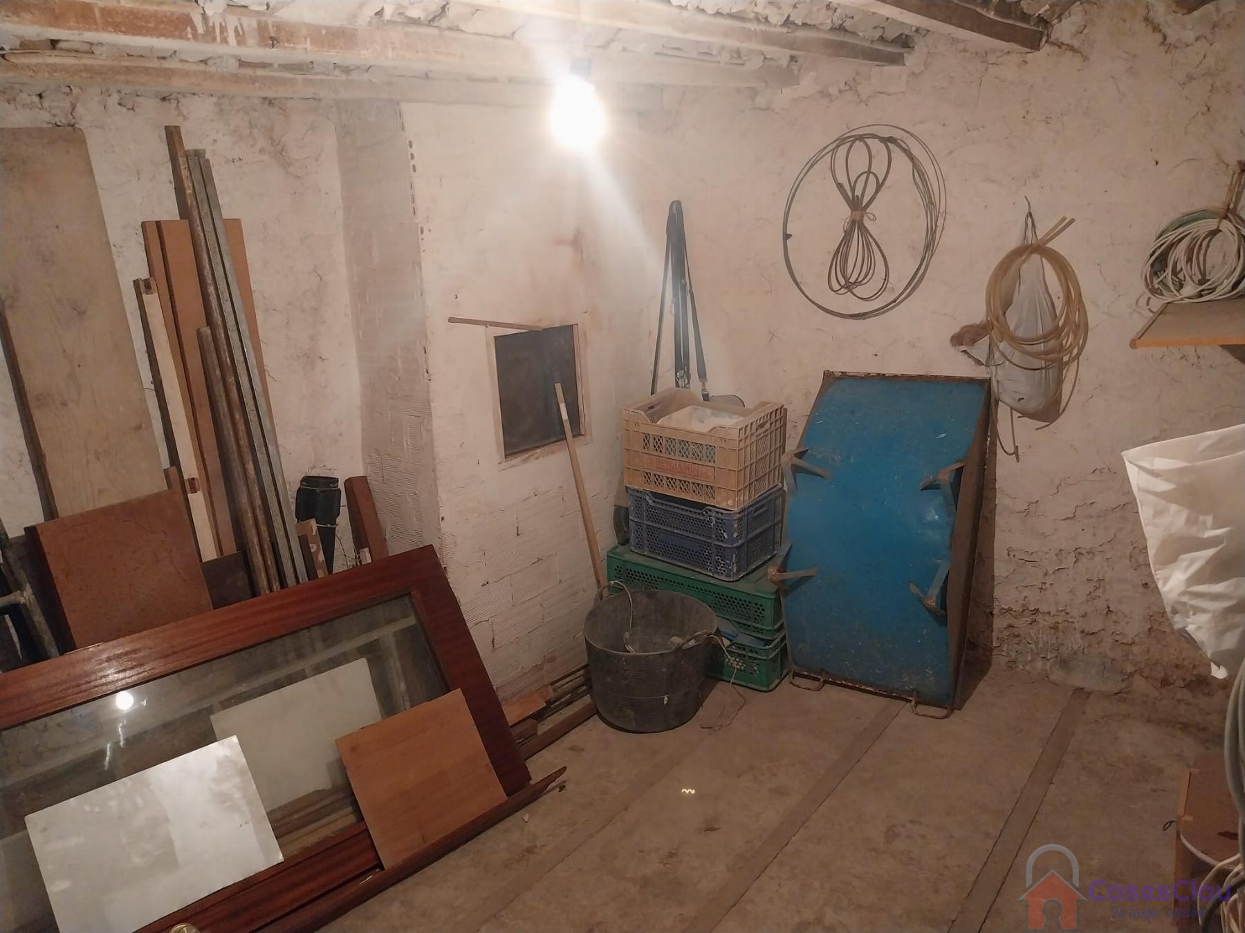 For sale of house in Cabanes