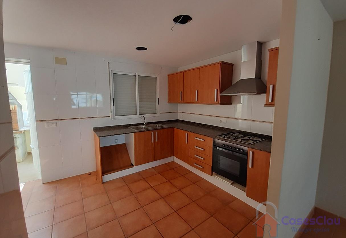 For sale of chalet in Almazora