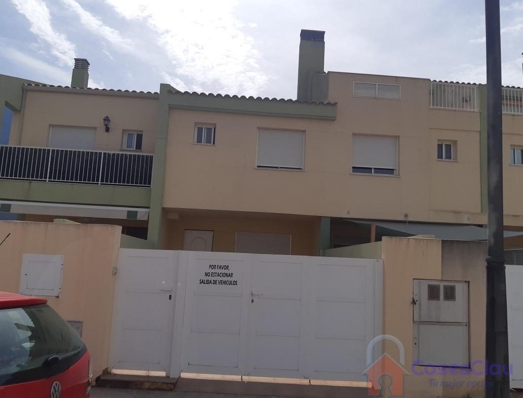 For sale of chalet in Almazora