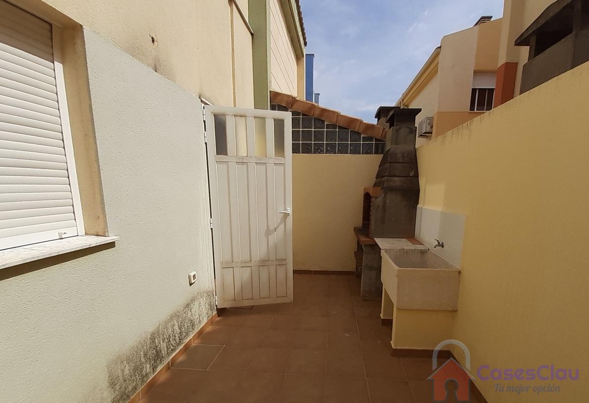 For sale of chalet in Almazora