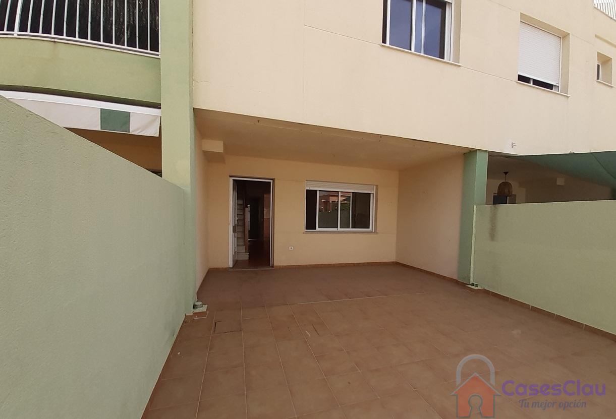 For sale of chalet in Almazora