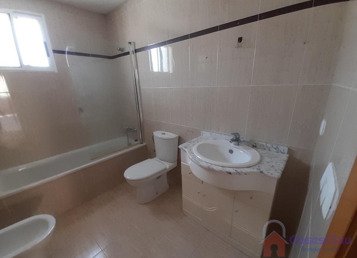 For sale of chalet in Almazora