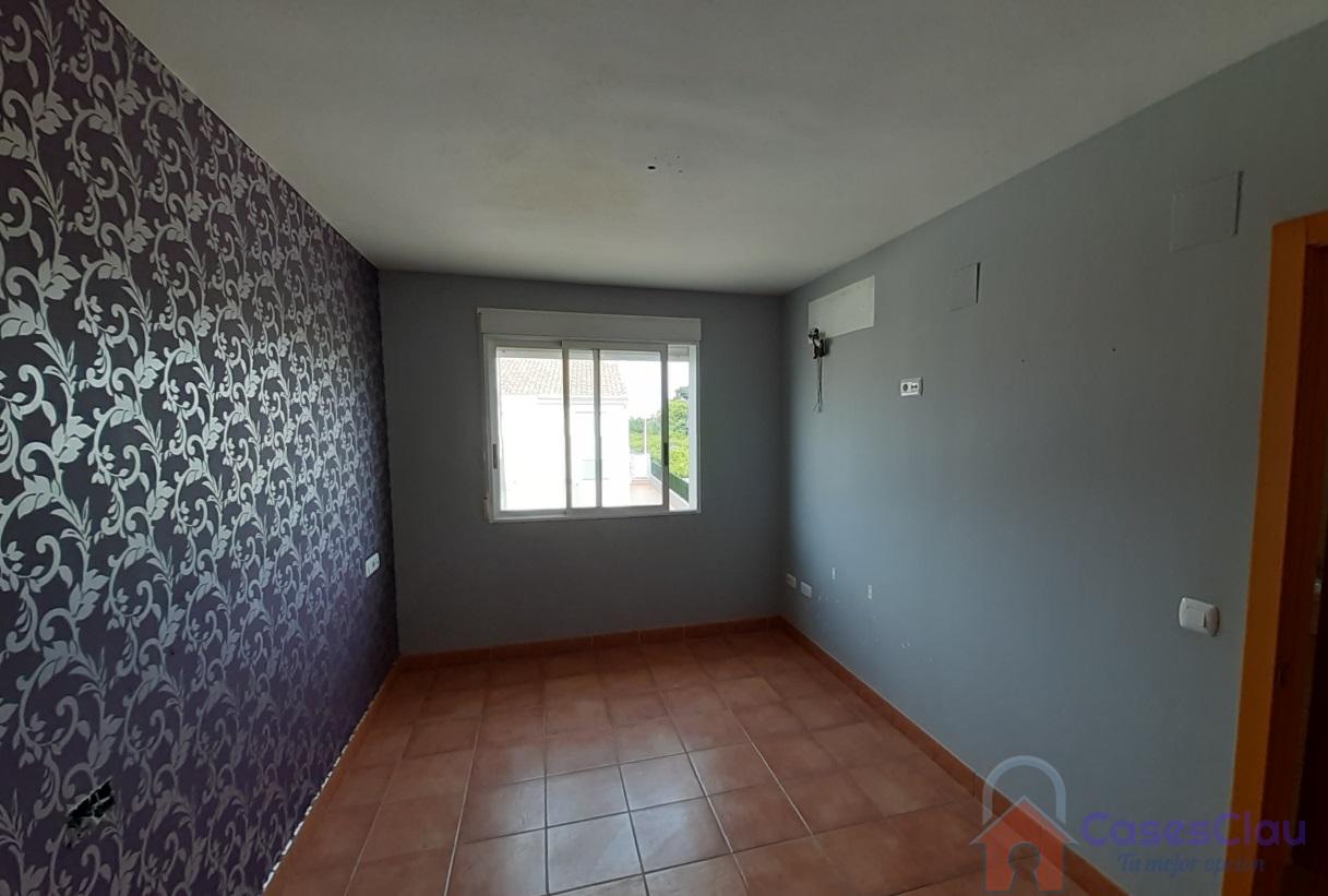 For sale of chalet in Almazora