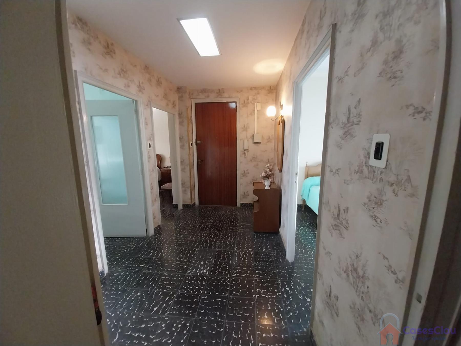 For sale of flat in Castellón