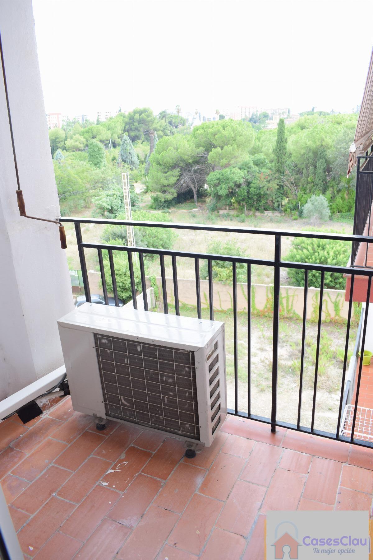 For sale of flat in Castellón