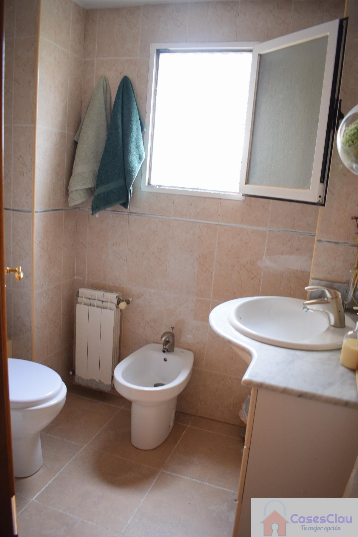 For sale of flat in Castellón